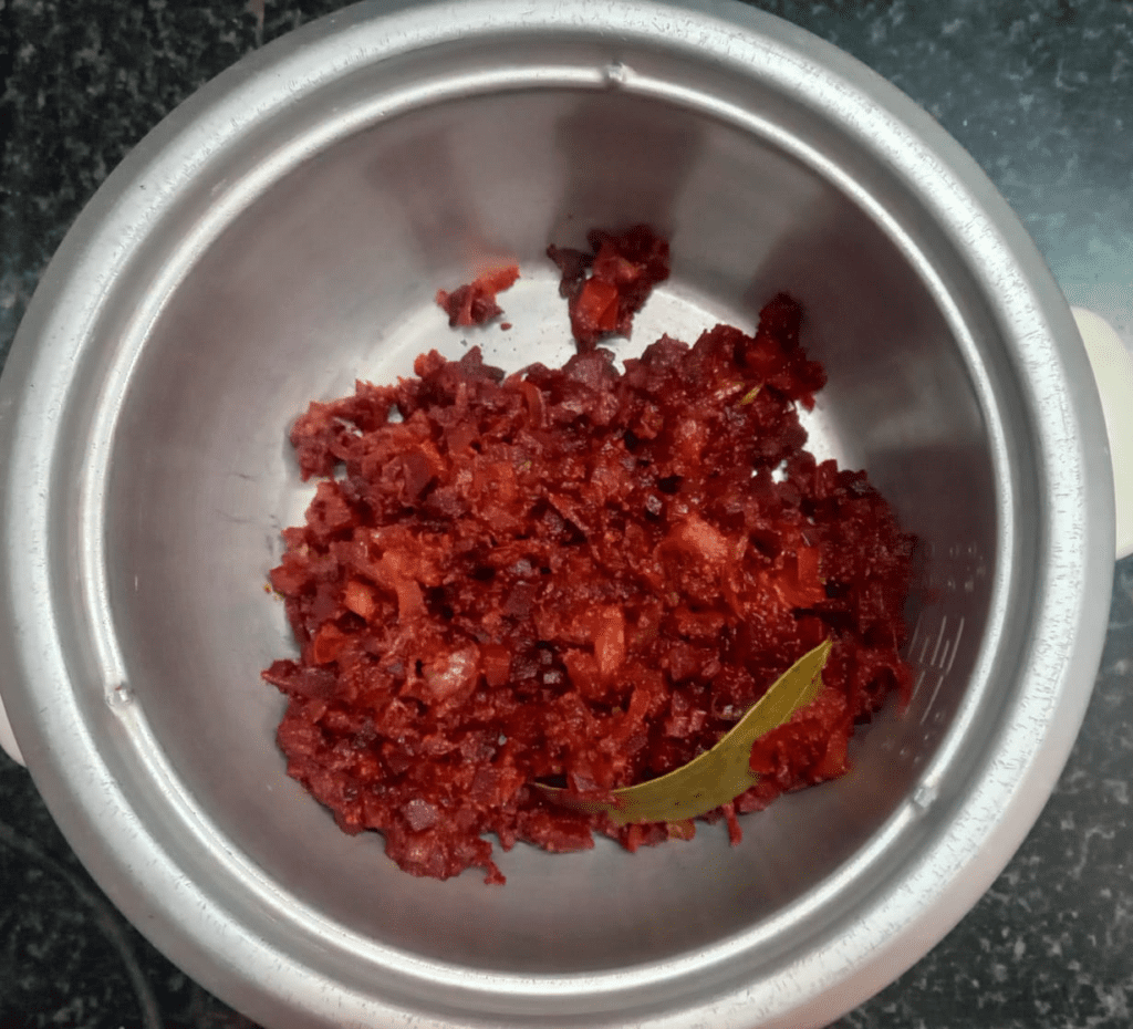 mixture of beetroot pulao